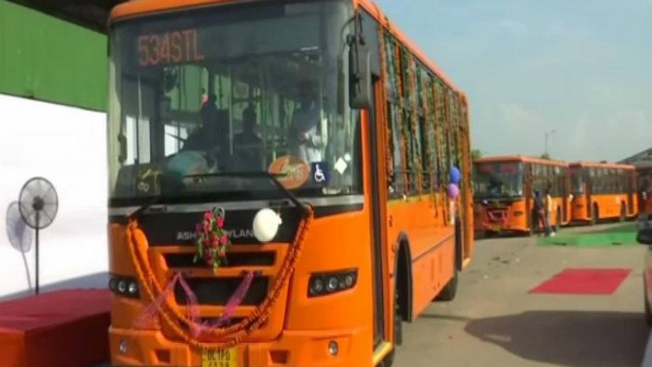 Arvind Kejriwal flags off 25 new buses for Delhi under cluster scheme