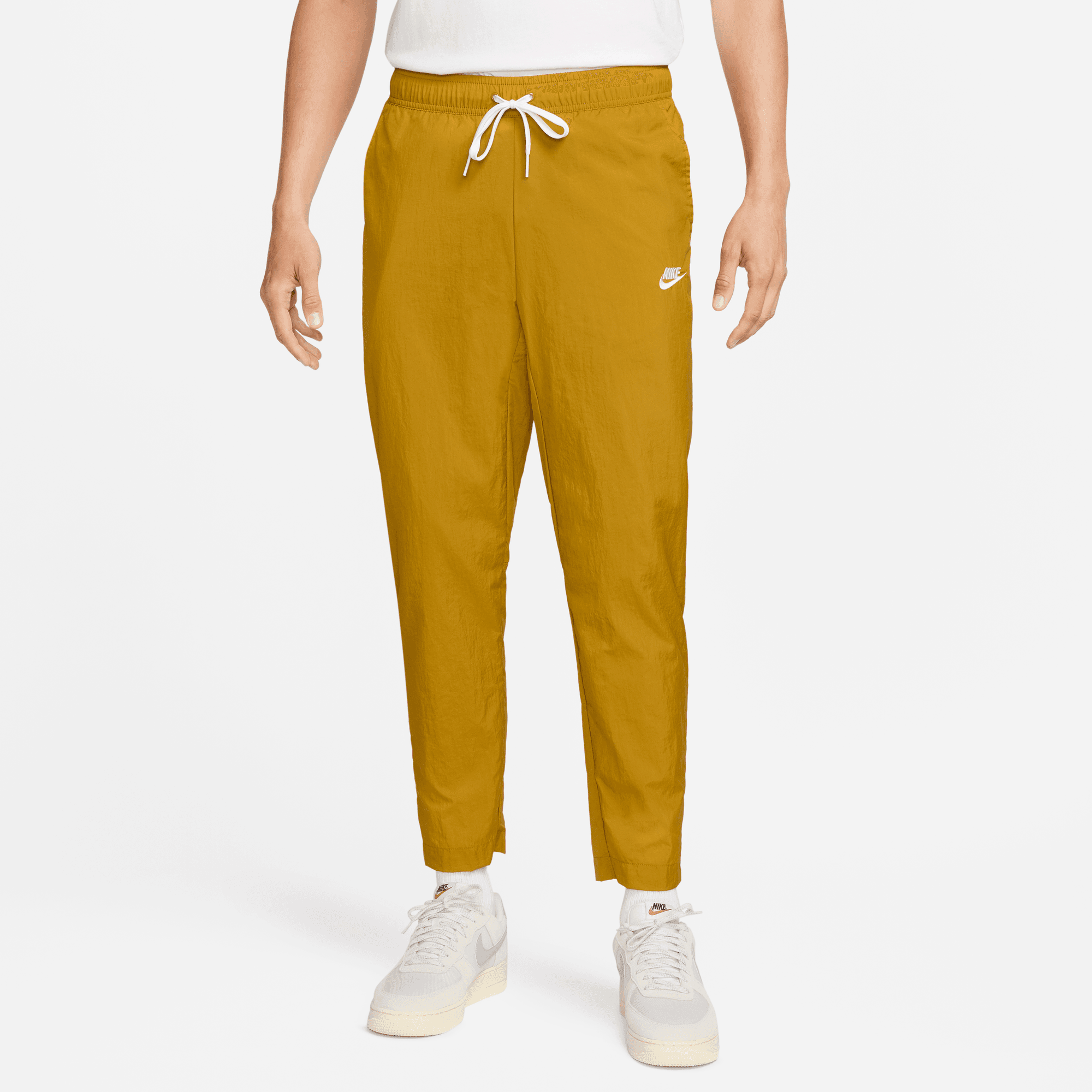 Nike Club Lightweight Woven Pants Foot Locker