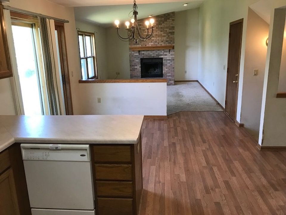 Westin Dr., Madison, Wisconsin, 53719, code 210000, 3BD/2BH