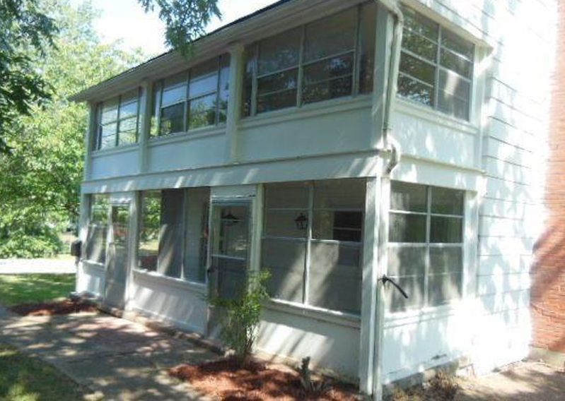 Wall St, Wentzville, MO 63385, Foreclosure 68,000 2BD / 1BH