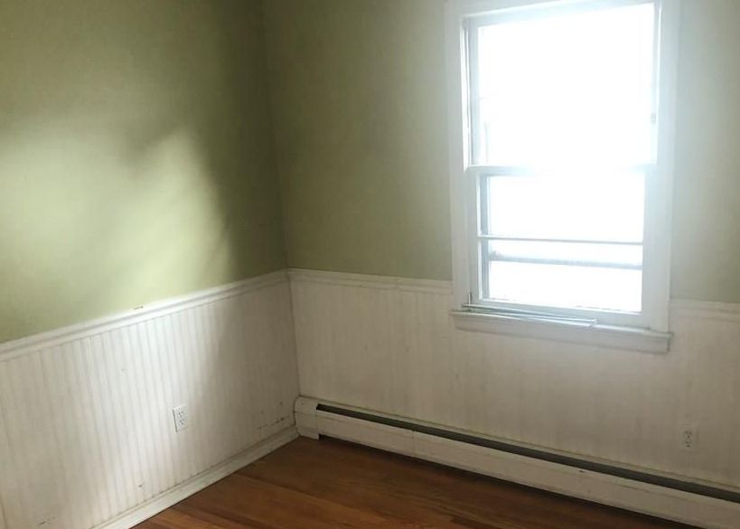 Huntington Rd, Stratford, CT 06614, Foreclosure 305,000 3BD / 1BH