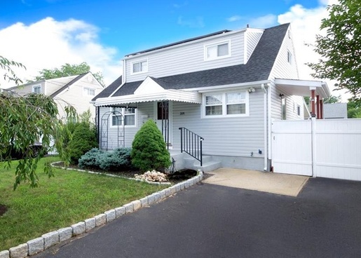 Sunset Ave, Old Bridge, NJ 08857, Foreclosure 265,000 4BD / 2BH