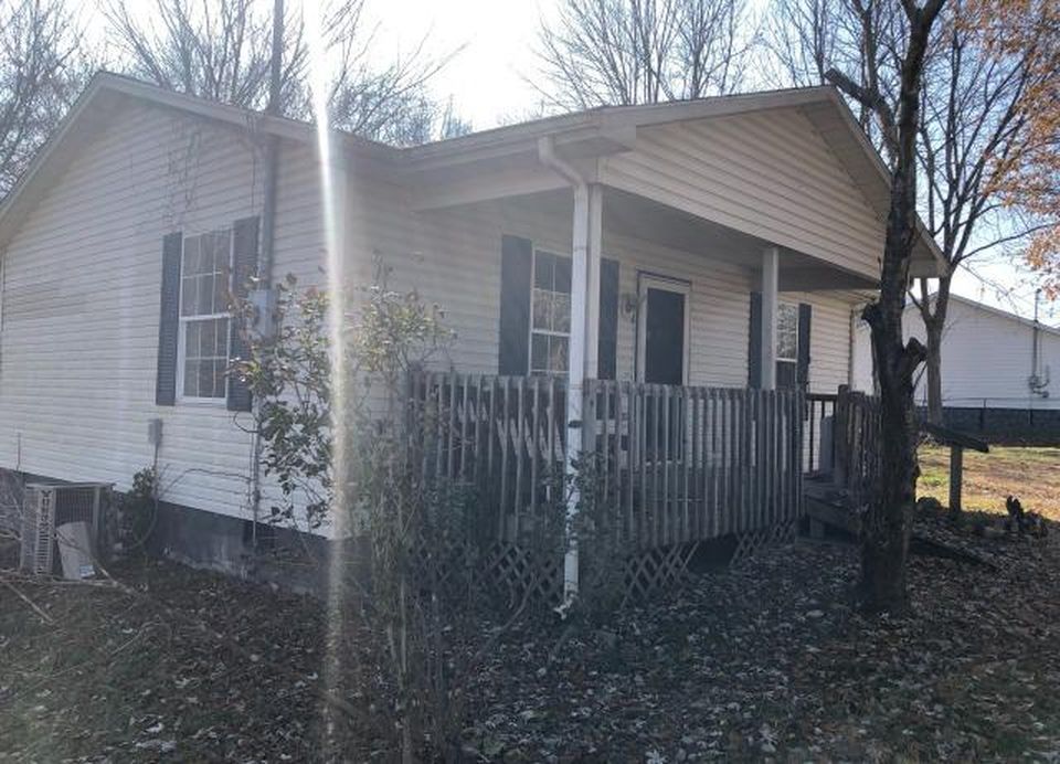S Irvine Rd, Irvine, KY 40336, Foreclosure 52,900 2BD / 1BH