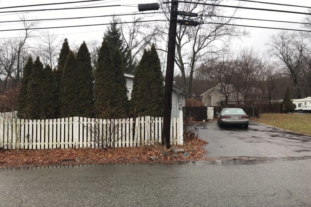 Lakeview Ter, Oakland, NJ 07436, Foreclosure 119,900 1BD / 1BH