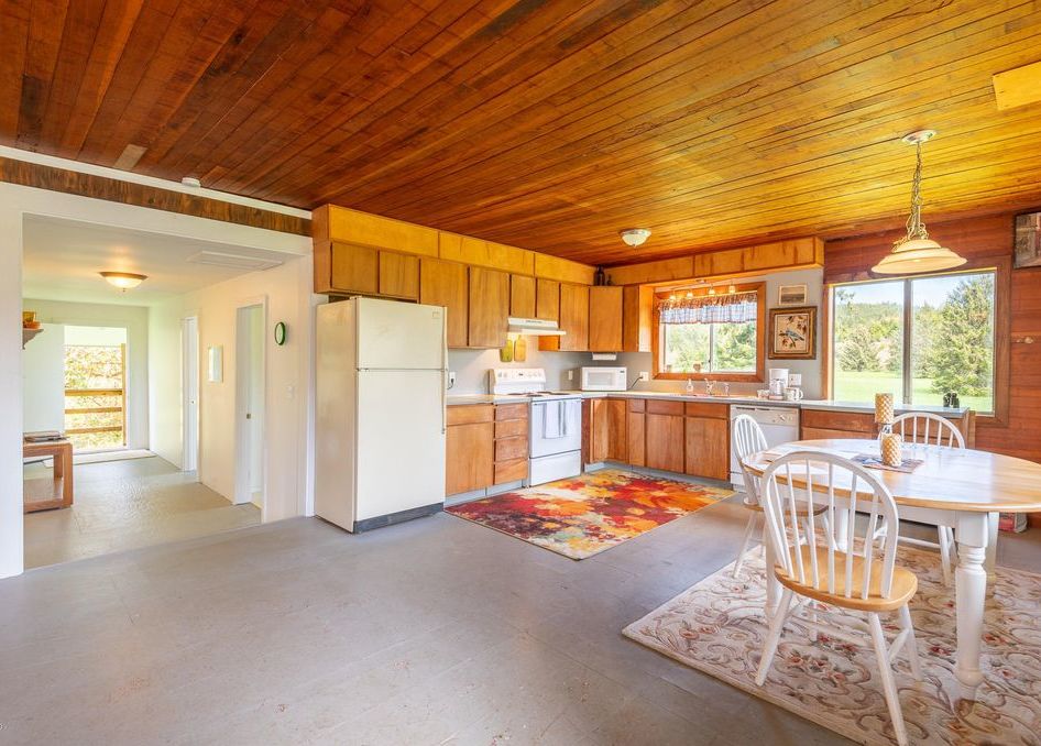 Siletz Hwy, Siletz, OR 97380, Preforeclosure 288,600 3BD / 1BH