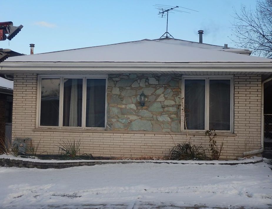 S 72nd Ct, Summit Argo, IL 60501, Preforeclosure 181,200 3BD / 1BH