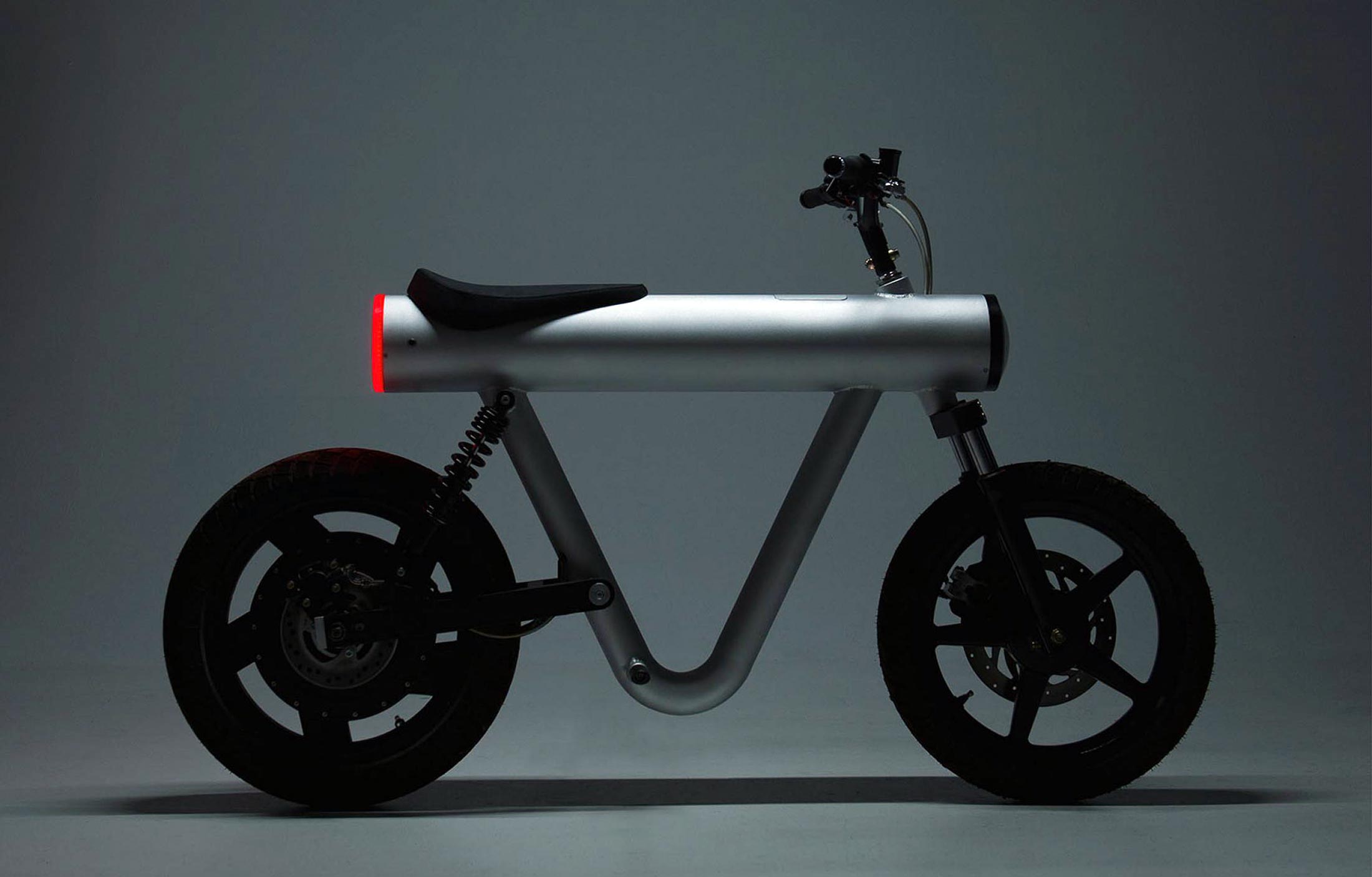 Pocket Rocket une "roquette" en guise de châssis pour un scooter