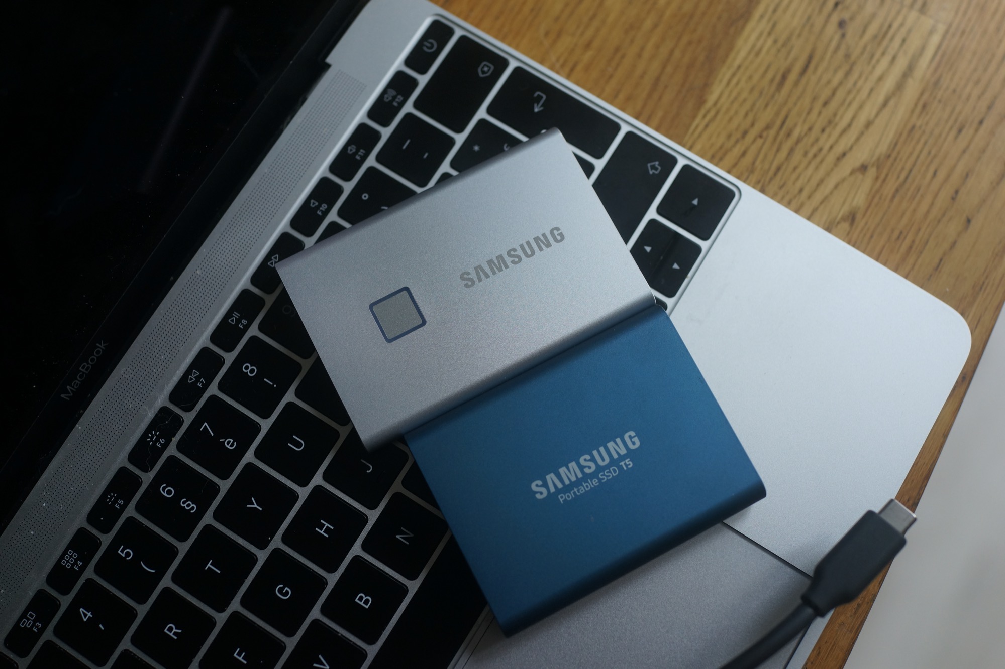 Test du Samsung T7 Touch le SSD portable, performant, sécurisé et compact