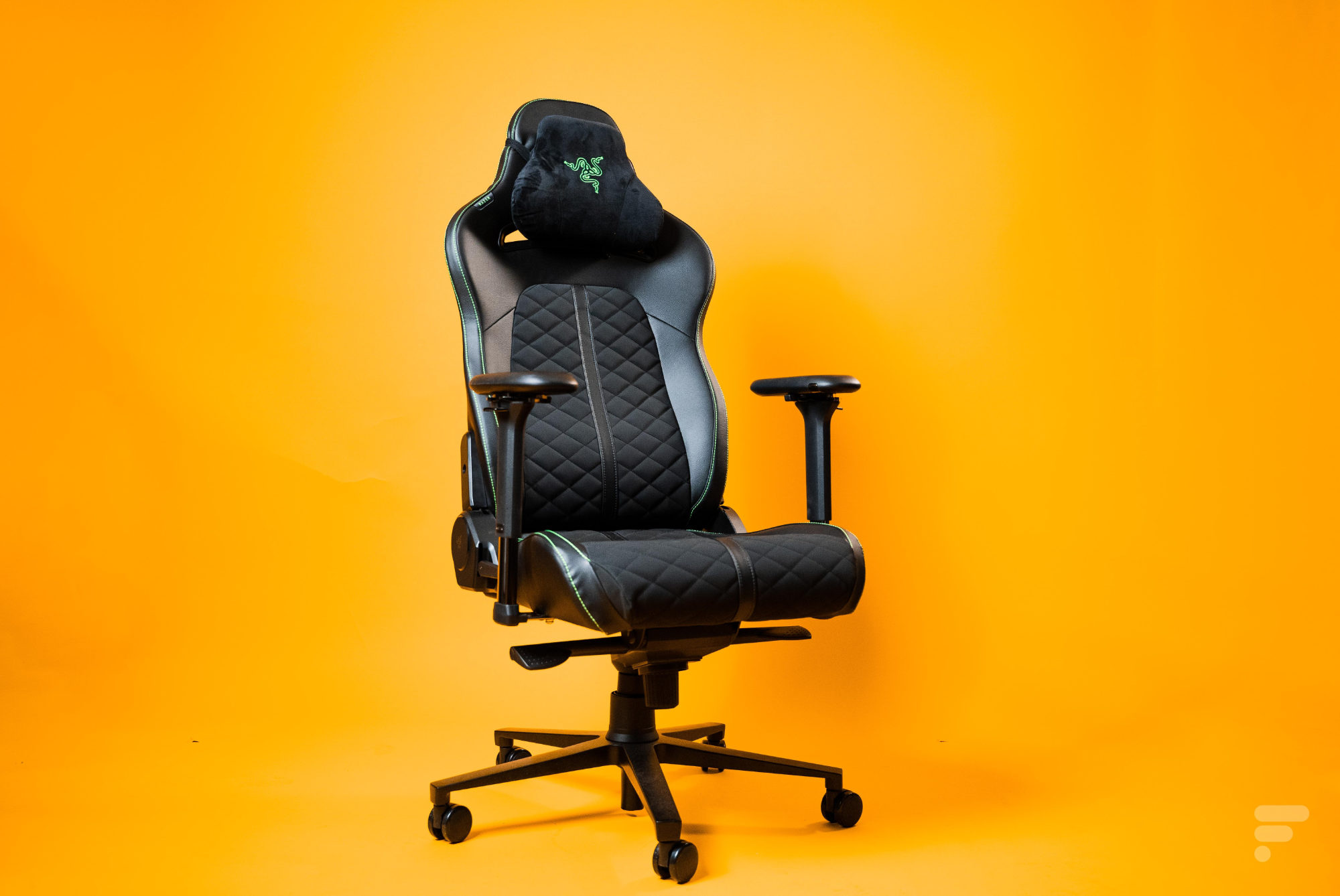 Razer Enki review a comfortable and relatively sober gaming chair