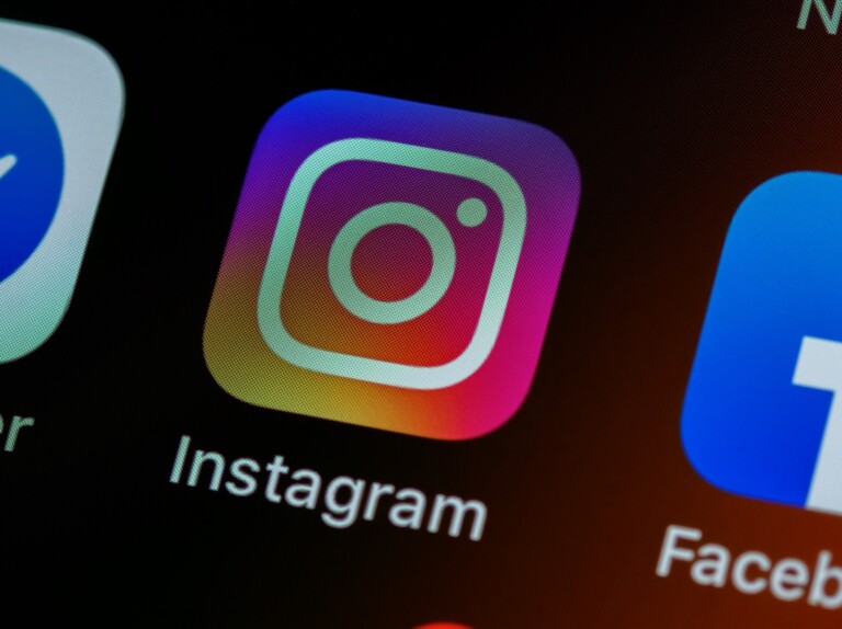Instagram liker une story n'est plus un prétexte pour