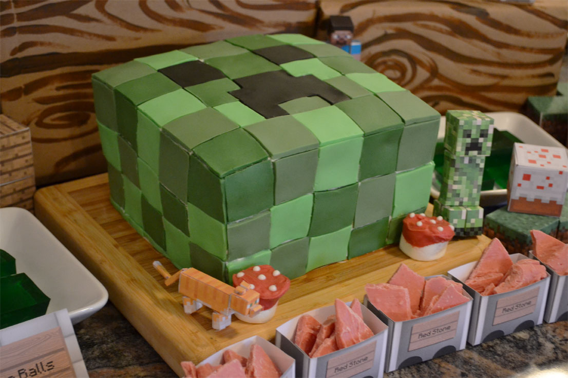 3 impressive Minecraft cakes