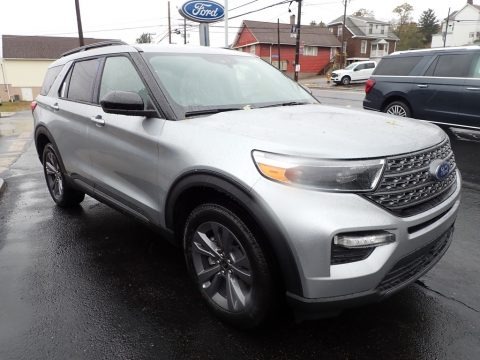 2022 Ford Explorer XLT 4WD Data, Info and Specs | GTCarLot.com