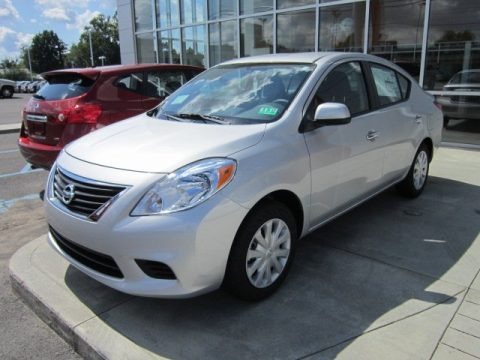 2012 Nissan Versa Data, Info and Specs | GTCarLot.com