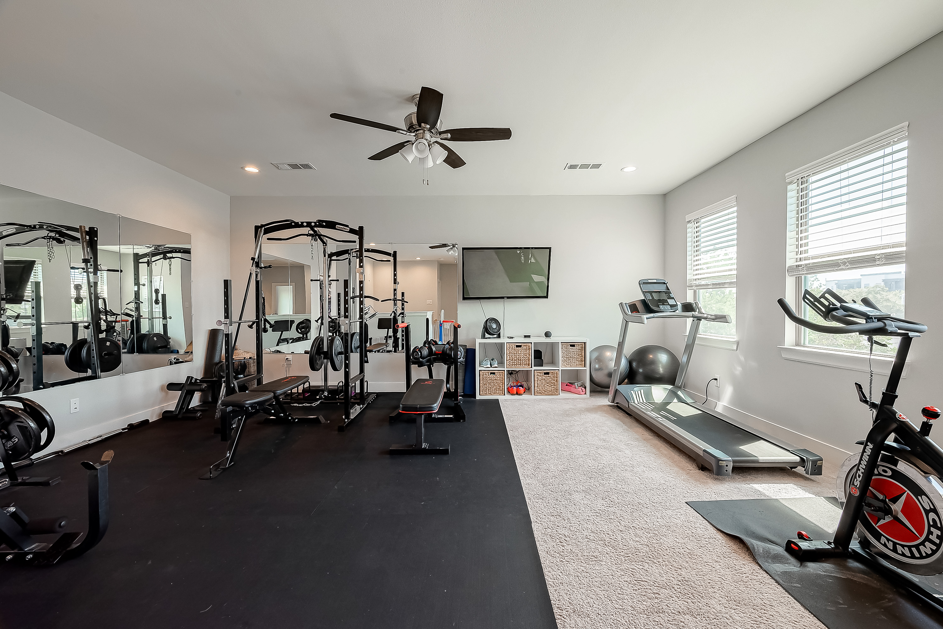 Close to Downtown Houston and Medical Center, Inside the loop