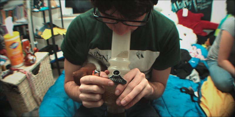 How Often Should You Change Your Bong Water? Canniseur