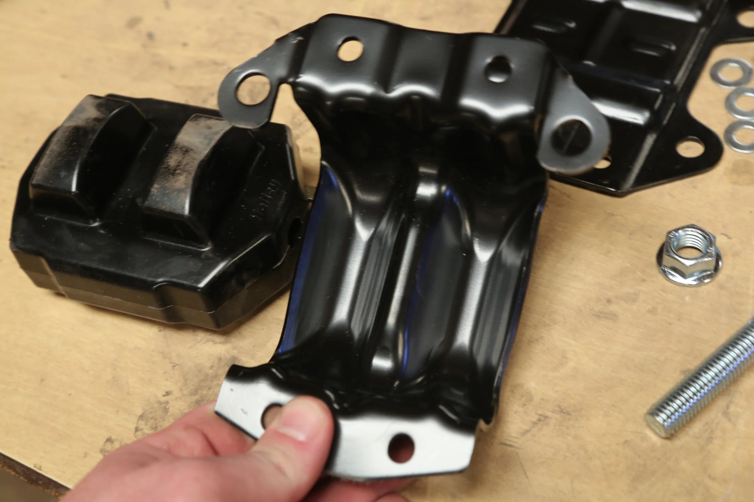 How To Assemble Hooker LS And LT Clamshell Motor Mounts for an LS or LT