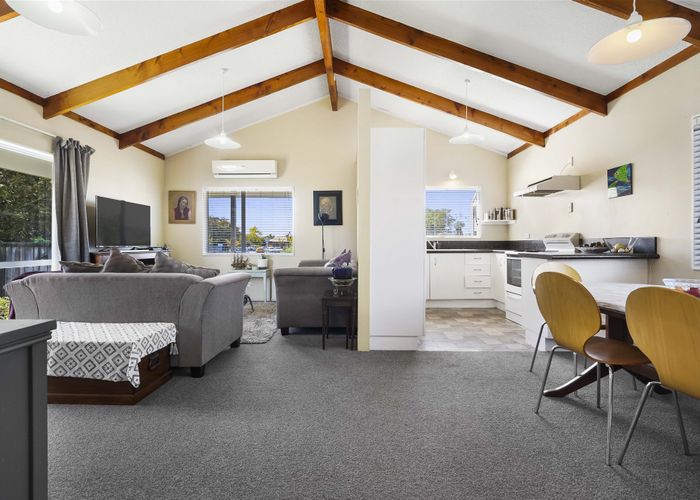 Free property data for 39 Endeavour Avenue, Flagstaff, Hamilton homes