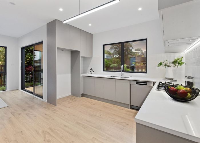 For sale 9A Penguin Drive, Murrays Bay, North Shore City, Auckland