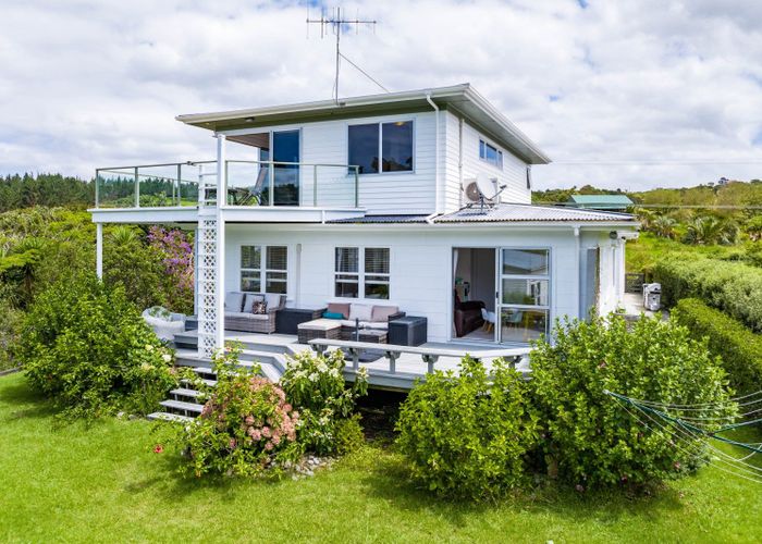 For sale 689 Cove Road, Waipu Cove, Whangarei, Northland homes.co.nz