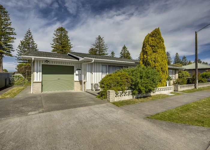 For sale 102a Te Awa Avenue, Te Awa, Napier, Hawke's Bay homes.co.nz