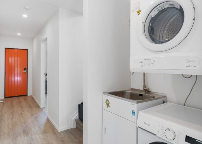 For rent 118 Ruawai Road, Mount Wellington, Auckland City, Auckland