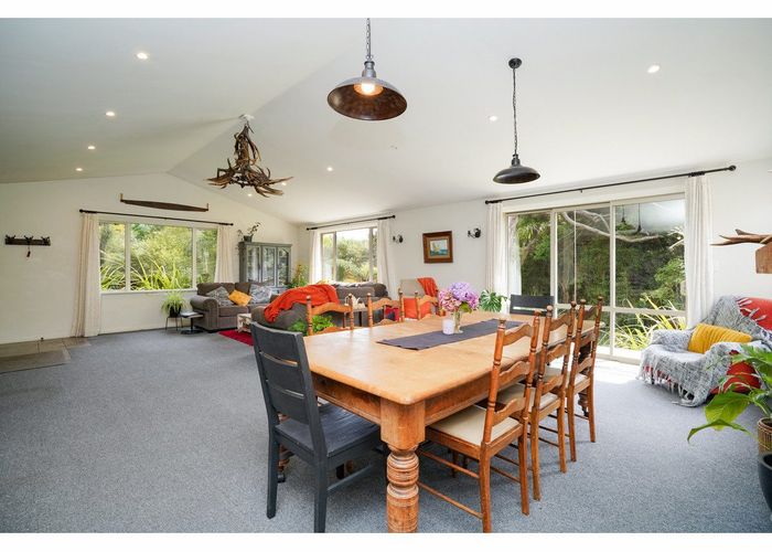 For sale 32 Rakiura Parade, Otatara, Invercargill, Southland homes