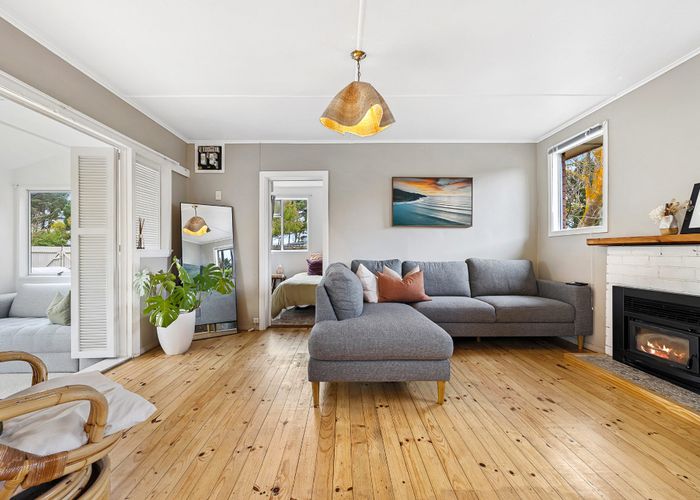 Free property data for 30 Chamberlain Avenue, Amberley, Amberley