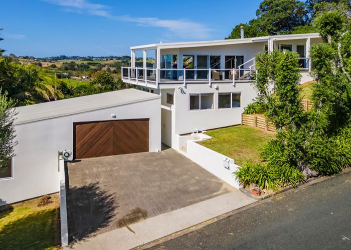For sale 193 Sandspit Road, Shelly Park, Manukau City, Auckland