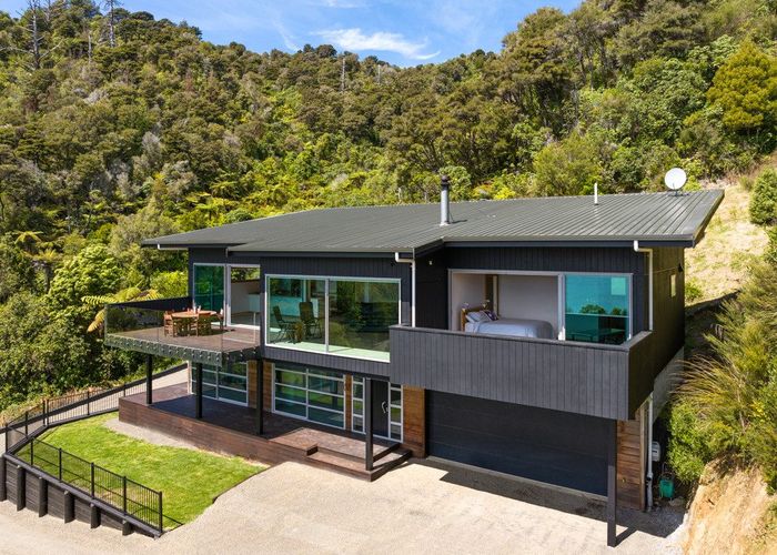 For sale 2793 Queen Charlotte Drive, Whenuanui Bay, Marlborough
