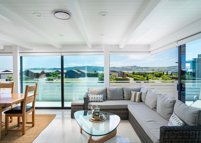 Free property data for 20 Pukenamu Road, Rainbow Point, Taupo homes.co.nz