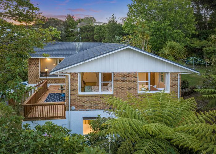 For sale 30 Heathcote Road, Castor Bay, North Shore City, Auckland