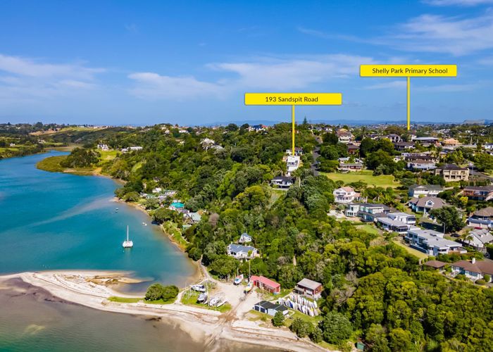 For sale 193 Sandspit Road, Shelly Park, Manukau City, Auckland