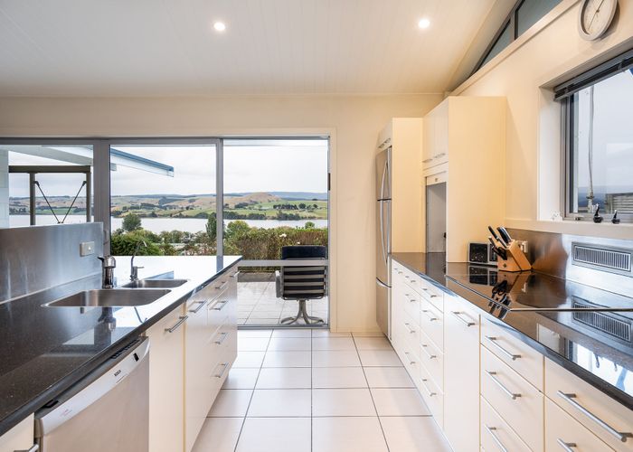 Free property data for 28 Nore Street, Waihola homes.co.nz