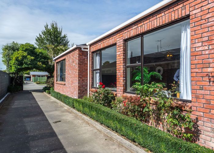 For rent 327 Avonhead Road, Avonhead, Christchurch City, Canterbury