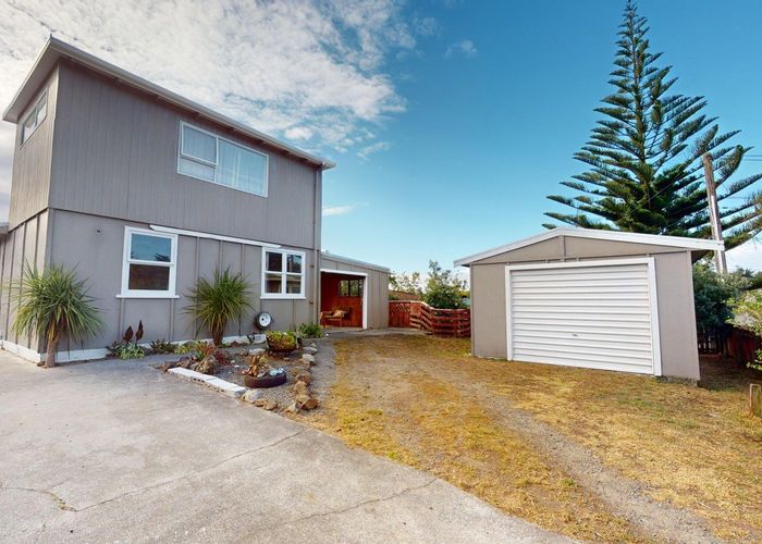 Recently sold 165 Kahukura Avenue, Waitarere Beach, Levin homes.co.nz
