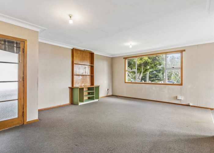 Free property data for 81 Verran Road, Birkenhead, Auckland homes.co.nz