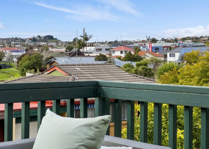 For sale 56 Mirrabooka Avenue, Botany Downs, Manukau City, Auckland