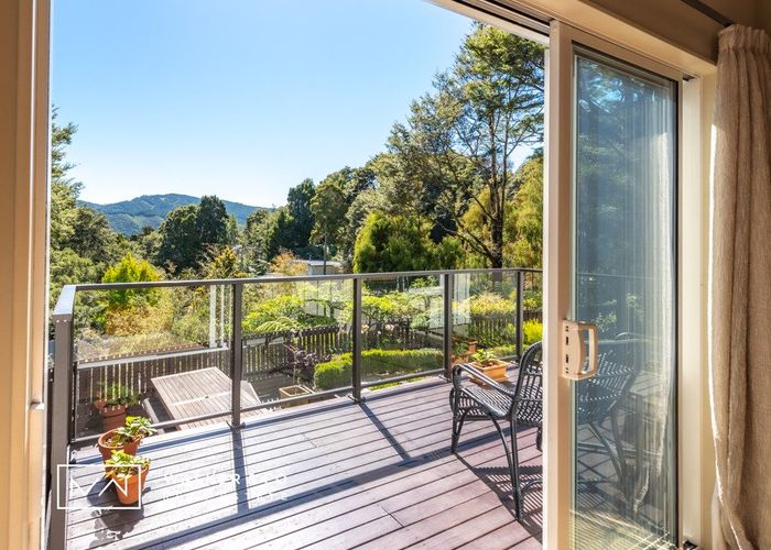 For sale 10 Tiniroa Grove, Silverstream, Upper Hutt, Wellington