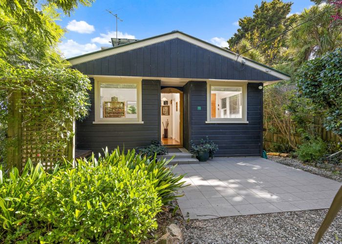 Free property data for 5 Kanuka Road, Sandspit homes.co.nz