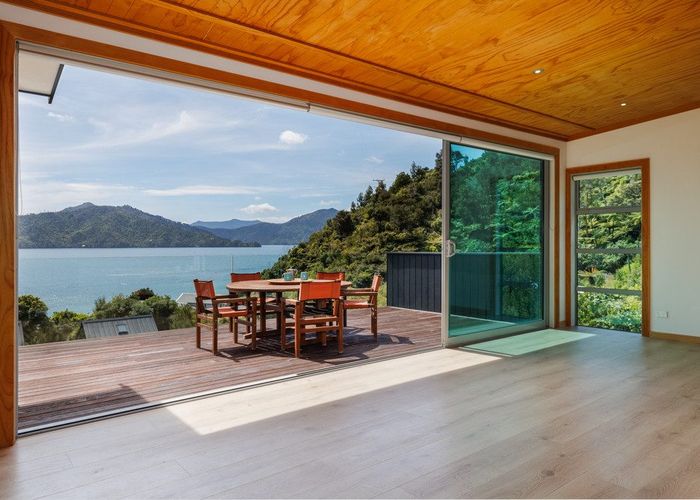 For sale 2793 Queen Charlotte Drive, Whenuanui Bay, Marlborough