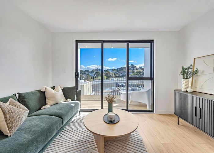 For sale 7/1 Oteha Valley Road, Northcross, North Shore City