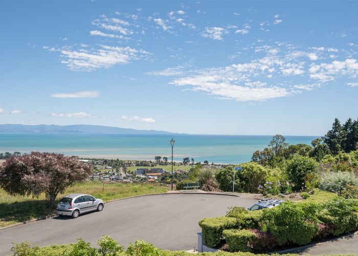 Free property data for 24 Zeehaen Place, Britannia Heights, Nelson homes.co.nz