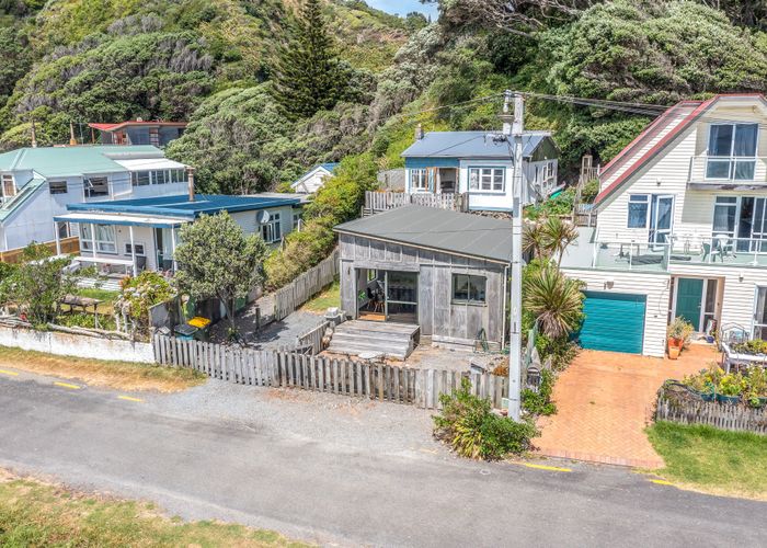 Free property data for 27 Ocean Parade, Pukerua Bay, Porirua homes.co.nz