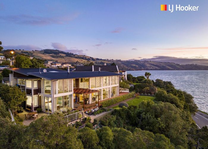 Free property data for 8 Mission Cove, Company Bay, Dunedin homes.co.nz