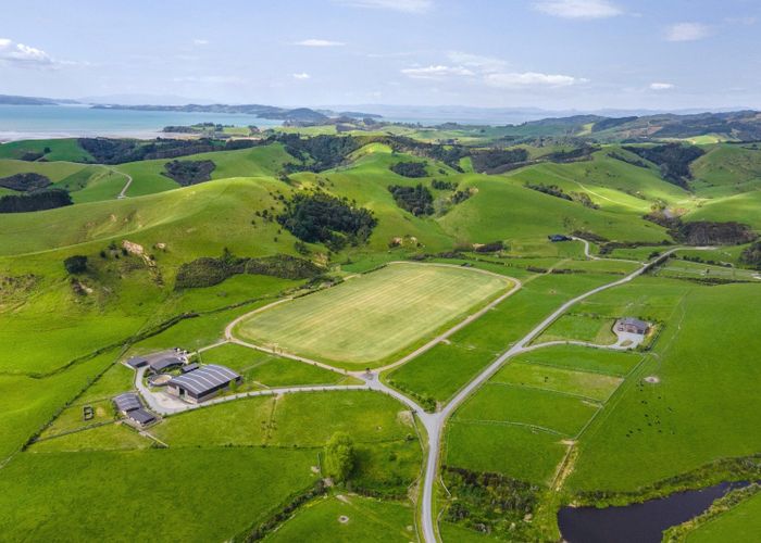 For sale 581 ClevedonKawakawa Road, Clevedon, Manukau City, Auckland