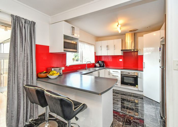 For sale 78 Ray Small Dr, Papakura, Papakura, Auckland homes.co.nz