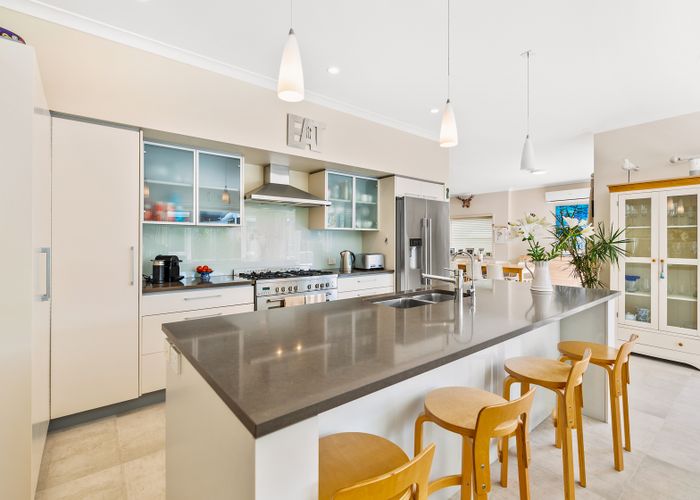 Free property data for 14 Kensington Drive, Orewa homes.co.nz