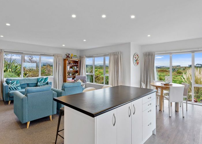 For sale 24 Strathnaver Glen, Waikawa Beach, Horowhenua, Manawatu