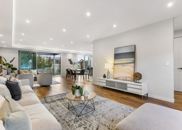 For sale 5b Trafalgar Road, Milford, North Shore City, Auckland