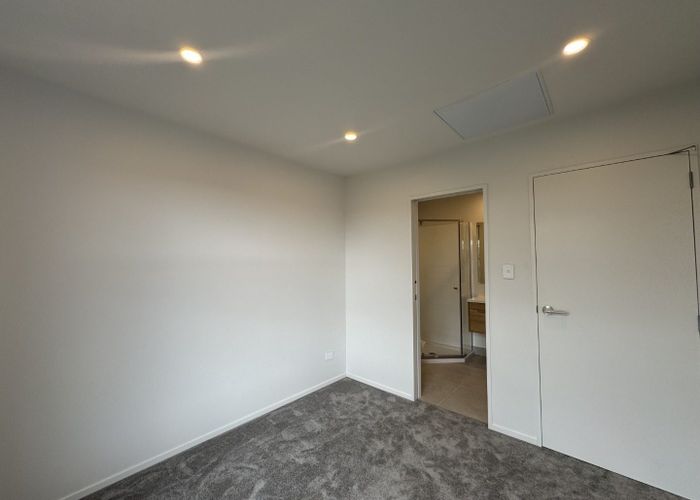 For rent 6/268 Rangatira Road, Beach Haven, North Shore City